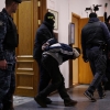 모스크바 테러범들, 만신창이로 법정에… IS는 테러 영상 공개