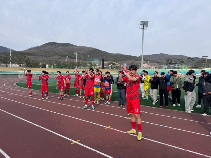 지난 31일 물맑은양평종합운동장에서 열린 K3리그 3라운드에서 춘천시민축구단을 1대0으로 제압하며 리그 첫승을 거뒀다. 양평군 제공