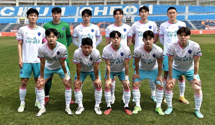 여주FC는 지난 6일  춘천시민축구단과 격돌, 전반 17분 춘천 수비수 실책으로 얻어낸 자책골을 끝까지 지키면서 1대0 승리를 거뒀다. 여주시 제공