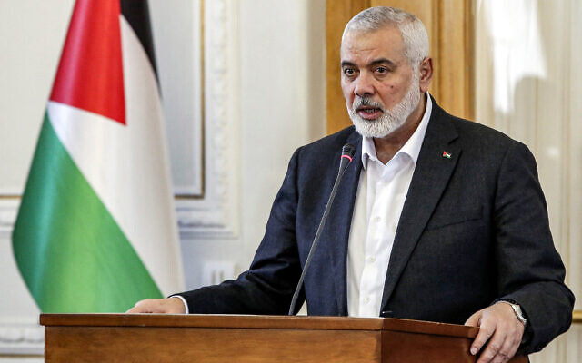 하마스 정치 지도자 이스마엘 하니예가 지난 26일 이란 외무장관과의 회담 이후 발언하고 있다. 도하 AFP 연합뉴스