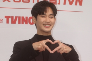 “이제 김지원과 공개 연애해주세요” 요청에…김수현, 드디어 입 열었다