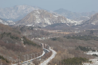 통일부, 北 동해선·경의선 가로등 철거에 “남북 합의 정신 위반”