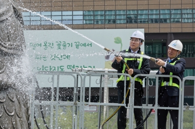 “이순신 장군 애민 정신 본받아야”…현충사 우물물 길어와 천수식