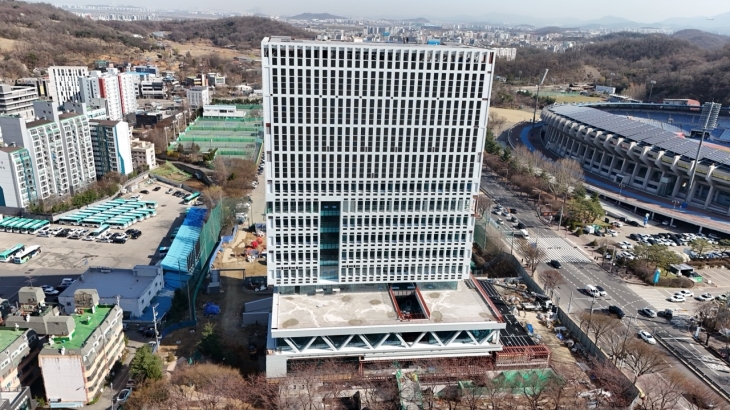 5월 준공 예정인 ‘부천 춘의 R&amp;D종합센터’ 현장 사진(경기도 제공)