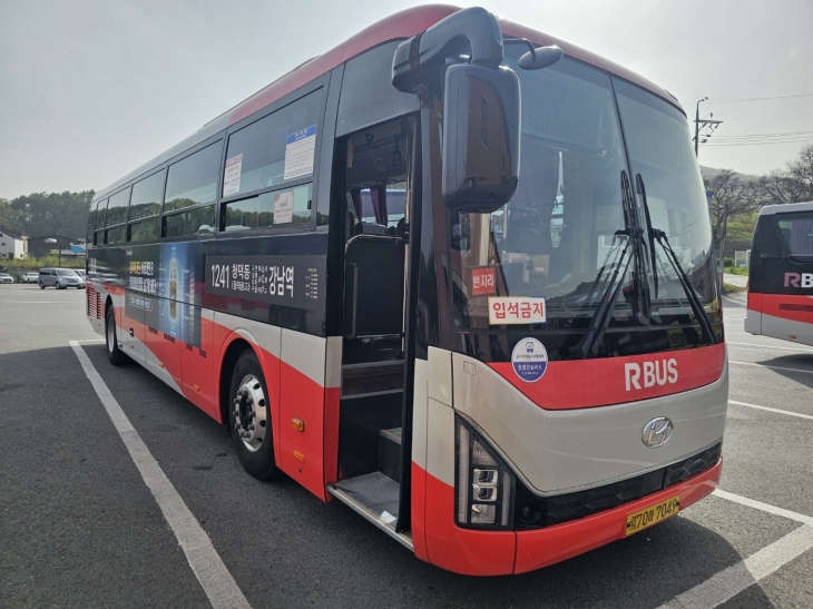 서울 강남역·서울역 방면으로 운행하는 광역버스 5개 노선에 좌석 예약제를 확대한다.  용인시 제공