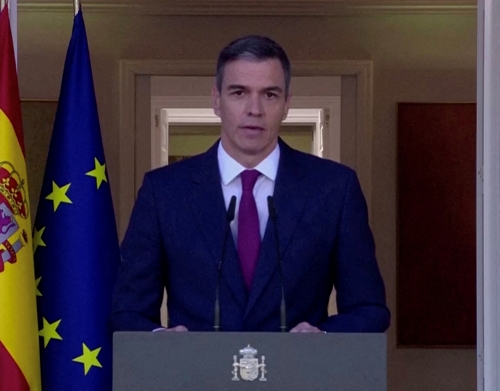 페드로 산체스 스페인 총리가 29일 사임하지 않겠다는 뜻을 밝히고 있다. 마드리드 로이터 연합뉴스