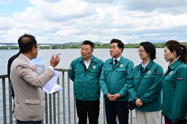 옥재은 시의원 마곡 리버버스 선착장 예정부시 현장 점검