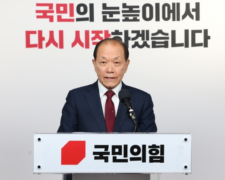 황우여 국민의힘 비상대책위원장이 3일 서울 여의도 중앙당사에서 취임 입장발표 기자회견을 하고 있다. 2024.5.3/뉴스1
