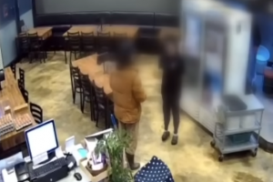 출산한 사장에 “뚱뚱해서 밥맛 떨어져”…모욕죄 성립 안된 이유