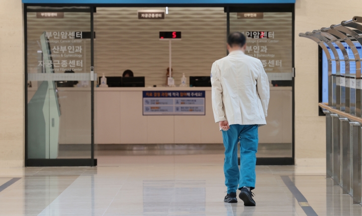 출구 안보이는 의정 갈등