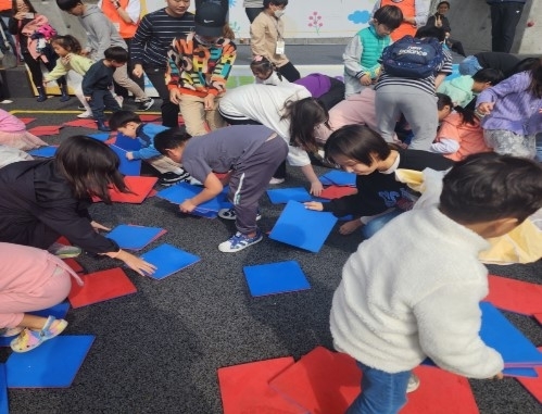 지난해 서울 중랑구가 개최한 ‘중랑 어린이 놀이 한마당’에 참여한 어린이들. 중랑구 제공