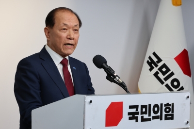 황우여 “당권·대권 분리 20년 전통… 개정 논의 신중”