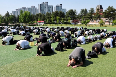 [포토] ‘부모님께 큰절’…신병 입영식