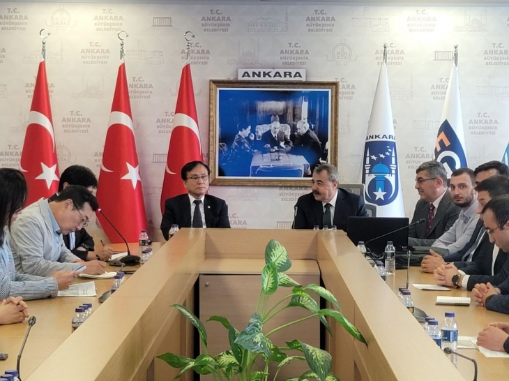 공무 국외 활동으로 튀르키예를 방문하는 일정 중에  지난 10일 앙카라시청을 방문한 서울시의회 보건복지위원회 강석주 위원장