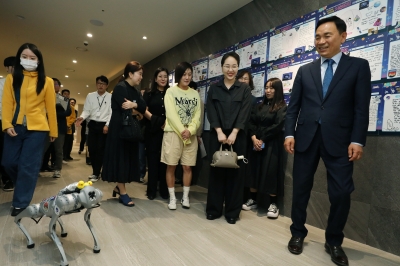 “등교 학생 안전은 저희 일”… 강남의 무한 책임