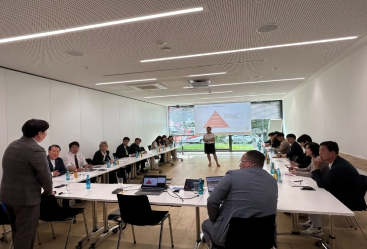 독일의 문화·체육·관광 분야 선도기관인 독일 올림픽 체육연맹(DOSB), 예술과 미디어센터(ZKM)를 직접 방문한 서울시의회 문화체육관광위원회(위원장 이종환)