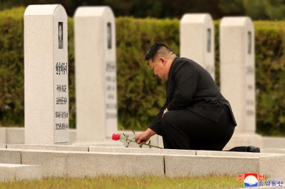 [포토] 김정은, ‘스승’ 현철해 사망 2주기에도 묘소 참배