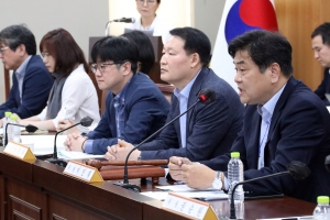 “최저임금, 차별 수단 악용”vs“재료비·인건비 부담에 벼랑 끝”