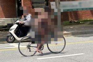 나체로 자전거 탄 20대 외국 유학생 숨진채 발견 ‘경악’