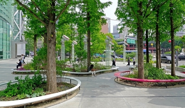 종로타워 앞 ‘스트림 오브 서울’ 매력정원. 종로구 제공 종로타워 앞 ‘스트림 오브 서울’ 매력정원. 종로구 제공