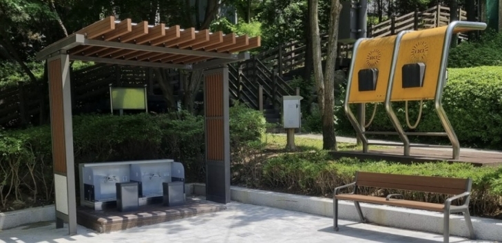 용인시는 처인구 동산근린공원과 벌터어린이공원에  시민들의 편의를 위해 세족장을 설치했다. 사진은 벌터어린이공원에 조성된 세족장. 용인시 제공
