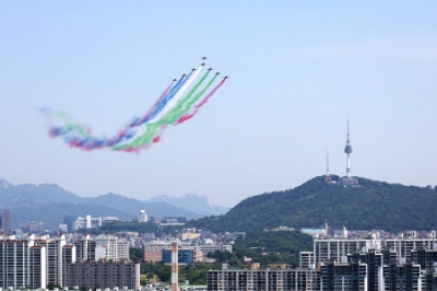 [포토] 블랙이글스, UAE 대통령 방한 축하 비행