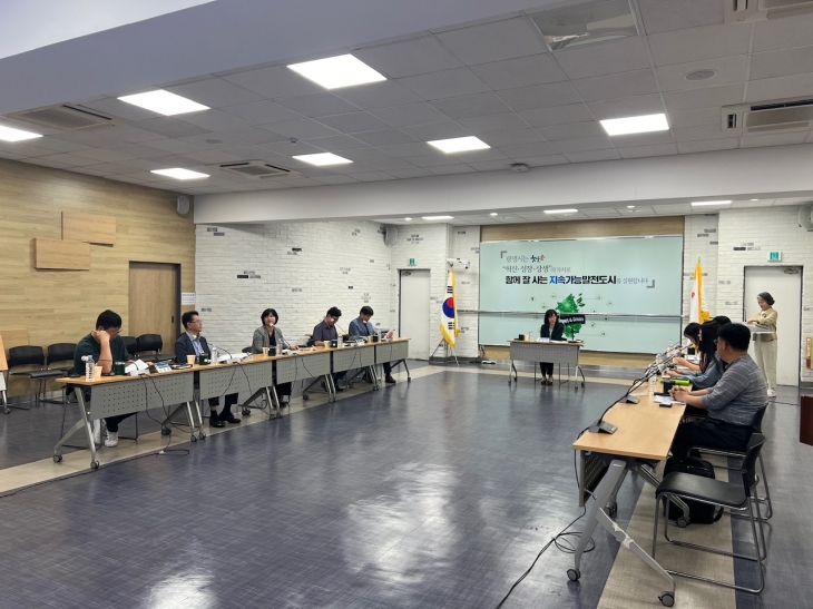 31일 시청 중회의실에서 매장유산 관련 전문가와 국가유산청 유적발굴과, 경기도 문화유산과, 용역사 관계자 등이 참석한 가운데 ‘광명시 매장유산 유존지역 정보 고도화 용역’ 착수보고회가 열렸다. 광명시 제공