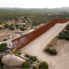 “이민자 피 미국 오염” 트럼프에 밀린 바이든, 멕시코 국경 폐쇄하나
