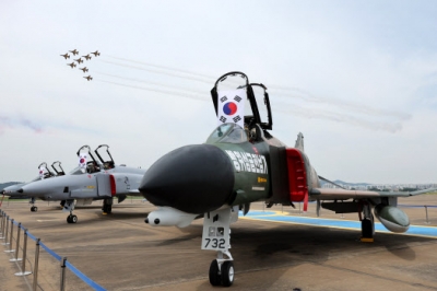 [포토] “안녕, 하늘의 도깨비”… F-4 팬텀, 55년 임무 마치고 퇴역