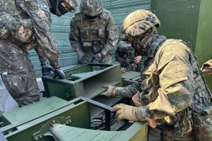 軍, 대북 확성기 방송 1년 만에 중지…李 공약 실현