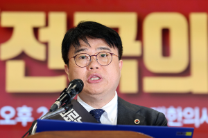 의협 회장 “교도소 갈 만큼 위험 무릅쓸 중요 환자 없다”