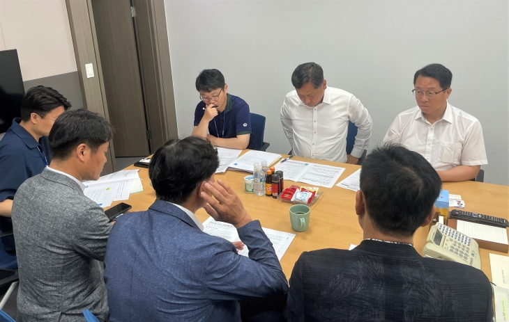 전라남도가 11일 주철현의원과 문금주 의원실을 방문해 쌀값 안정 대책을 위한 국회 차원의 노력을 건의했다.