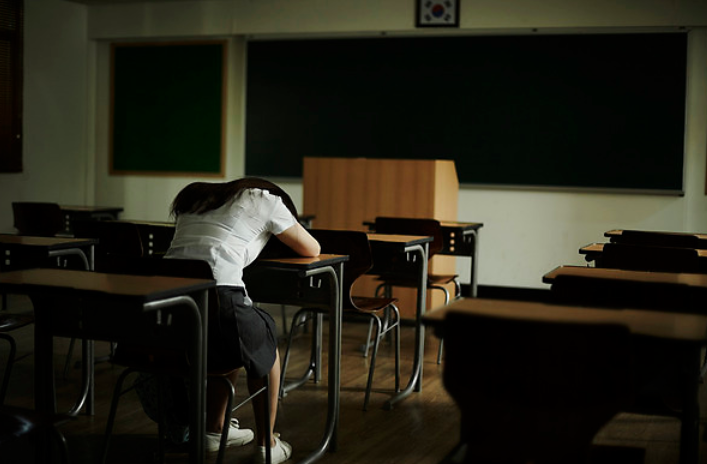 괴로워하는 학생. 기사와 직접적인 관련 없음. 아이클릭아트