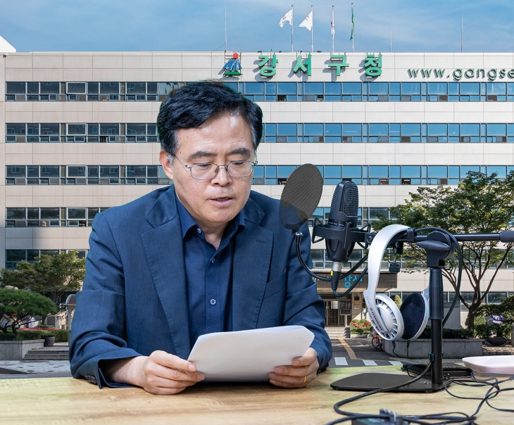 진교훈 서울 강서구청장이 아침 방송에  나와 청렴 방송을 진행하고 있다. 강서구