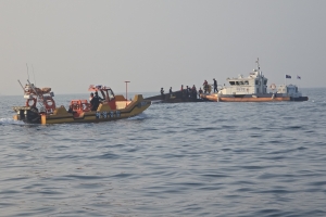 가거도 어선 전복, 뺑소니 의심 선박 조사