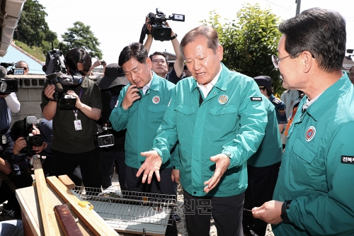 이상민 장관 전북 부안군 지진 피해현장 방문