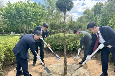 카자흐스탄에 조성한 한국 정원에서 양국 상생 식목 행사