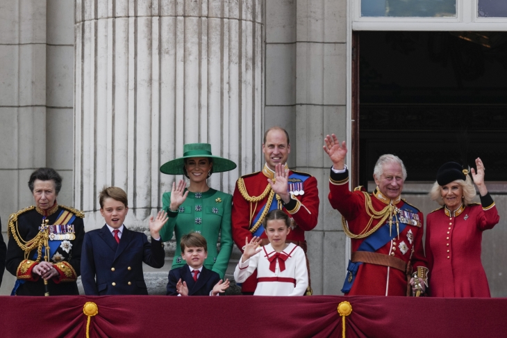 지난해 6월 열린 찰스 3세 국왕 공식 생일 기념 군기분열식 ‘트루핑 더 컬러’(Trooping The Colour)에 참석한 영국 왕실 가족들. AP 연합뉴스