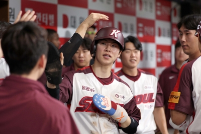 ‘완벽투’ 키움 하영민, 두산 곽빈과의 맞대결 완승…김혜성은 데뷔 첫 그라운드 홈런