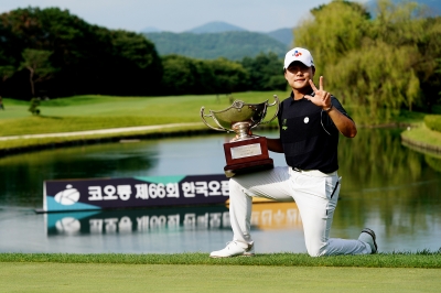 ‘물수제비샷의 행운’ 김민규, 2년 만에 다시 한국오픈 제패…7월 디오픈 도전