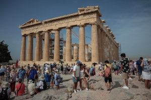 thumbnail - “침묵의 살인자”…그리스 아테네 신전, ‘이것’ 때문에 결국 폐쇄
