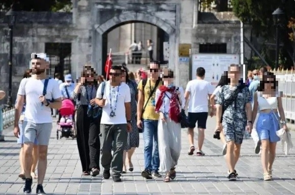 중국을 방문한 해외 관광객들의 패키지 투어 모습. 바이두 캡처