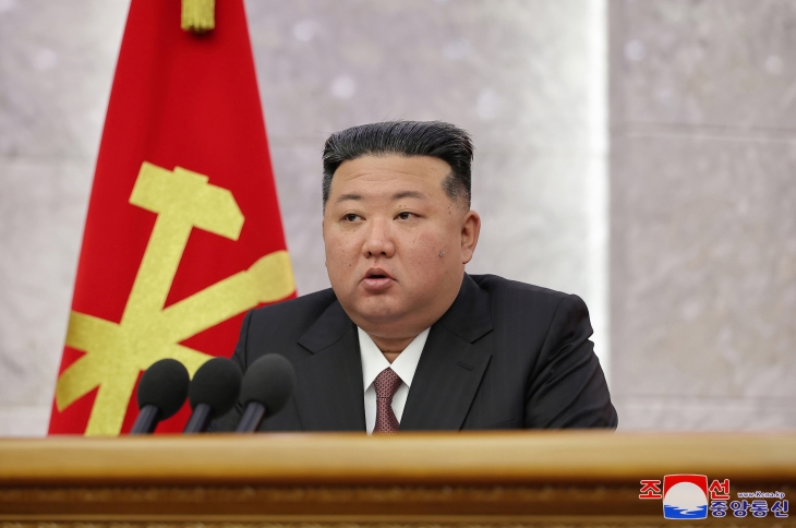 ‘노동당 전원회의’ 주재하는 북한 김정은