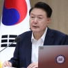 尹, 서울시청 차량 돌진사고에 “희생된 분들 명복 빌어”