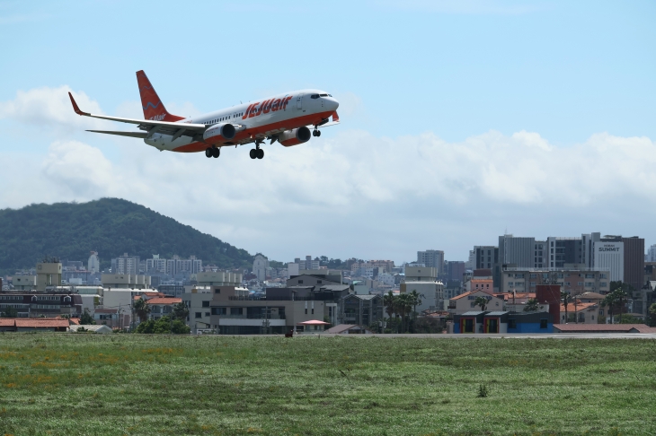 제주공항, 강풍에 항공기 지연 속출