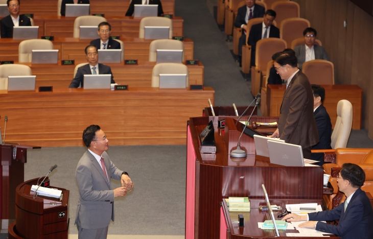 ‘국회의장과 여당 의원’