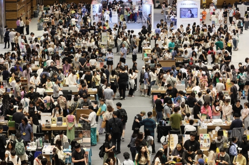 서울국제도서전 마지막 날…관람객 북적