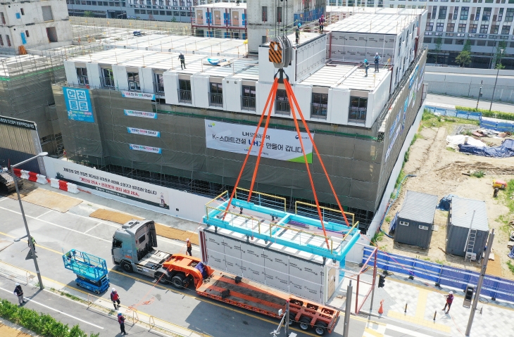 한국토지주택공사(LH)가 세종 행정복합중심도시 6-3 생활권에서 7층 416가구 규모 대규모 모듈러 단지를 조성하고 있다. (사진=LH 제공)