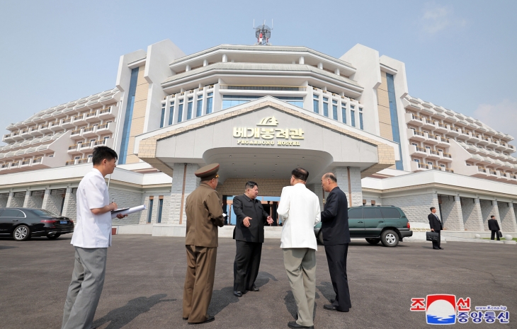 김정은, 삼지연시 건설사업 현지지도