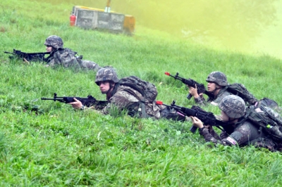 [포토] “진격 앞으로”… 한미 ROTC 동반훈련